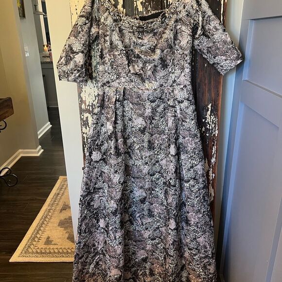 Theia Fine Feathers textured gemstone Elegant Gray Patterned Women's formalDress - Picture 1 of 12